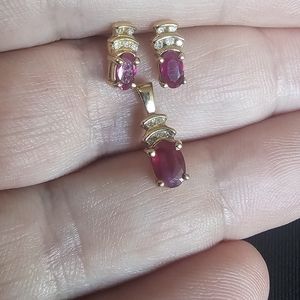 10k gold earrings and pendent